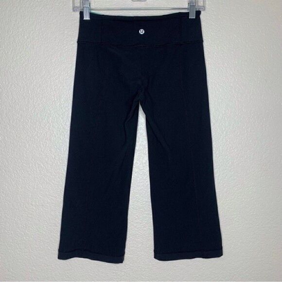 Lululemon Size 4 Reversible Yoga Groove Cut Leggings - Picture 4 of 10